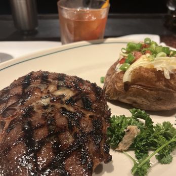 Houston's Restaurant - New American Near Me - Boca Raton, Florida