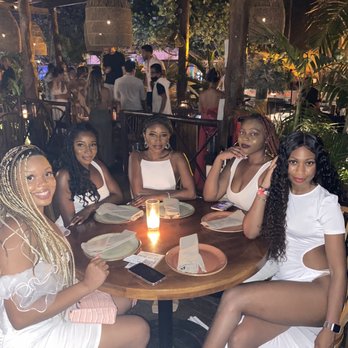 RosaNegra Tulum - Drinks ans cake celebration - Steakhouses Near Me - Tulum, ROO RosaNegra Tulum - Drinks ans cake celebration - Steakhouses Near Me - Tulum, ROO