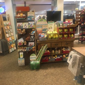 Amy's Hallmark Shop - Cards & Stationery Near Me - Des Peres, Missouri