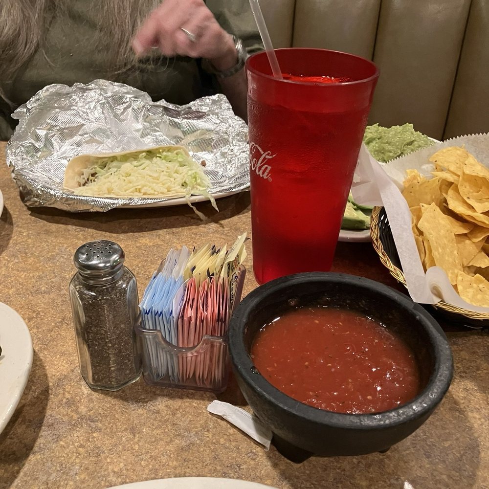 El Metate Mexican Restaurant - Beef Taco Chips and salsa - Mexican Near Me - Hixson, Tennessee