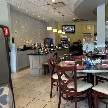 Alps Pancake House - Inside - Breakfast & Brunch Near Me - Chicago, Illinois