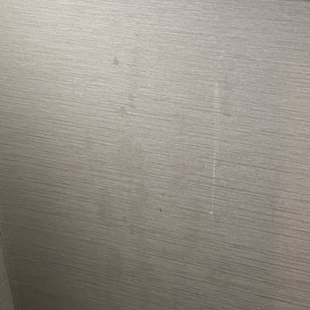 Hilton Edinburgh Carlton - Filthy walls. - Hotels Near Me - Edinburgh, EDH