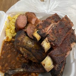 Hhog Hheaven Bbq - Ribs, smoked sausage, bbq chicken, baked beans, and Mac & cheese