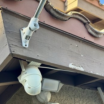 Phoenix Paint Services - Before photo of rafter - Painters Near Me Phoenix Paint Services - Before photo of rafter - Painters Near Me
