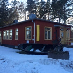 Laxön - En del byggnader är rustade