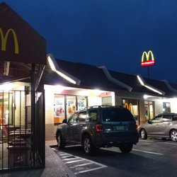 McDonald's - McDonald's in Hagerstown before dawn