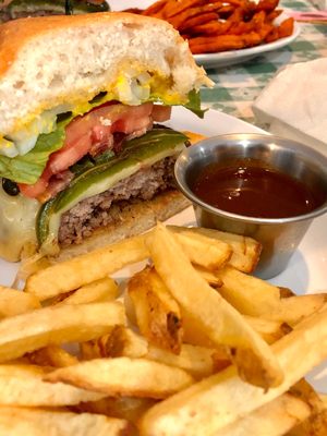 Lucy's Big Burgers by null