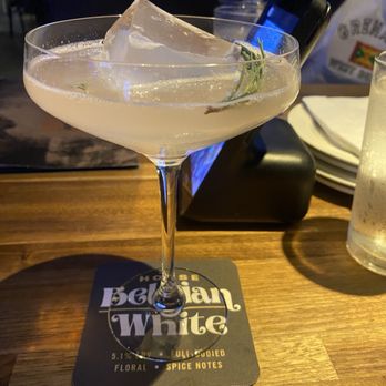 Yard House - Lavender Drop - New American Near Me - Austin, Texas