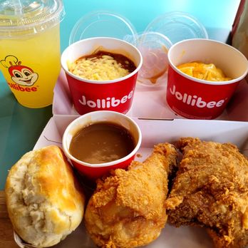Jollibee - 2 piece + 2 sides combo with drink. Comes with biscuit and gravy. Premium sides: spaghetti (top left) and mac & cheese for $1.50 extra each - Chicken Shop Near Me - Alameda, California