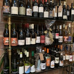 Club Bubbly - Both local & imported wines