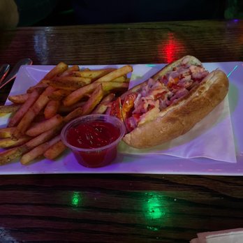 1 Republik - Lobster roll - Sports Bars Near Me - North Arlington, New Jersey