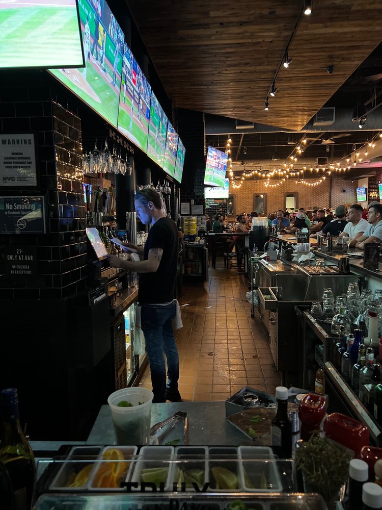 Tommy's Tavern + Tap