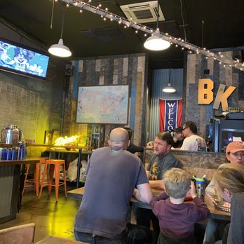Dutch's Brewhouse - Breweries Near Me - Long Beach, California