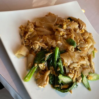 Camellia Garden - Pad See Ew - Sushi Bars Near Me - Depew, New York Camellia Garden - Pad See Ew - Sushi Bars Near Me - Depew, New York