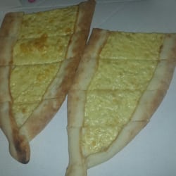 Pizzawerk - Pide mit Käse - Pizzawerk