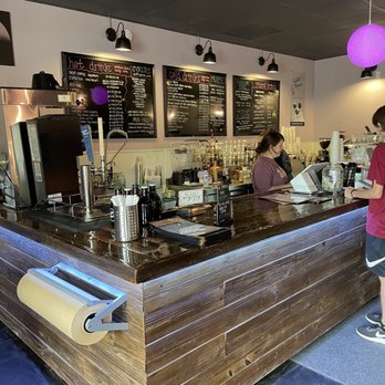 Marsh Moon Cafe - customers at the counter - Coffee & Tea Near Me - Edisto Island, South Carolina Marsh Moon Cafe - customers at the counter - Coffee & Tea Near Me - Edisto Island, South Carolina