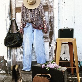 Middletown Antiques - Antiques Near Me - Middletown, California