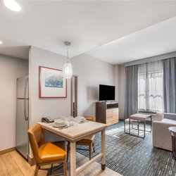 Homewood Suites by Hilton Cincinnati Mason, OH - Guest room