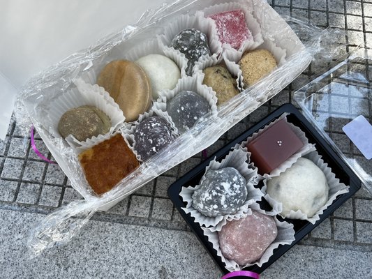 Shuei-Do Manju Shop by null