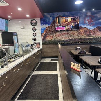 Mountain Mike's Pizza - Clean store.  This was the end of the day and still clean! - Chicken Wings Near Me - Henderson, Nevada