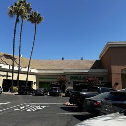 Dollar Tree - Outside