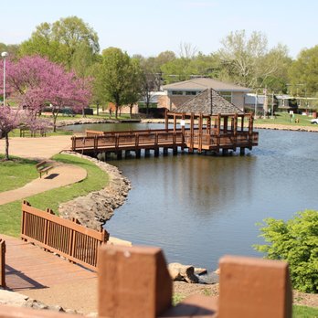 Vlasis Park - Parks Near Me - Ballwin, Missouri