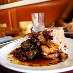 Cafe MoBay - Island Jerk Pork