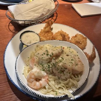 Red Lobster - Parrot Isle Jumbo Coconut Shrimp and Shrimp Linguini Alfredo - Seafood Near Me - Muskogee, Oklahoma Red Lobster - Parrot Isle Jumbo Coconut Shrimp and Shrimp Linguini Alfredo - Seafood Near Me - Muskogee, Oklahoma