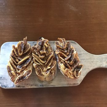 Blue Daisy - Bread with dogs honey and goat cheese. Absolute favorite - Creperies Near Me - Santa Monica, California