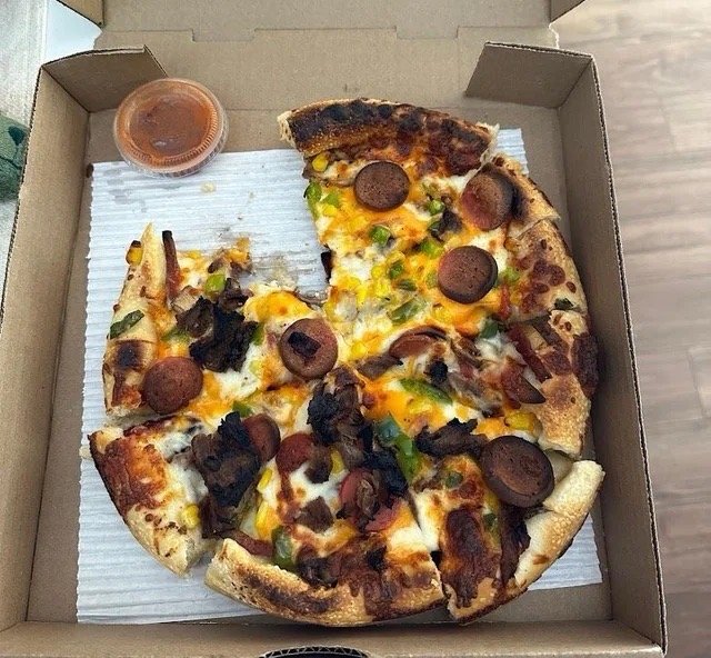 Food from Benelli's Pizza