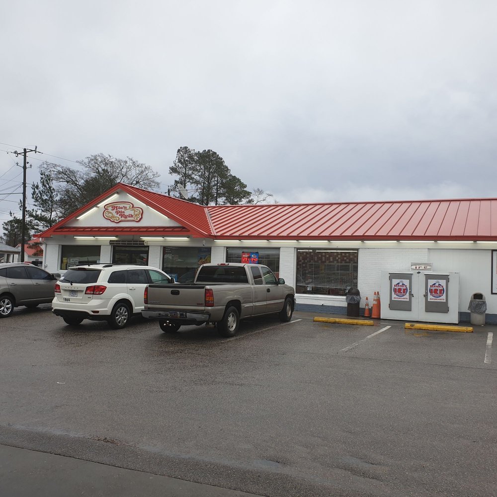NIC’S PIC KWIK Updated August 2024 307 N Main St, Mc Coll, South