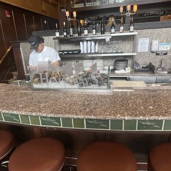 Hemenway's Restaurant - Seafood Near Me - Providence, Rhode Island