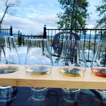 Hummingbird Estate - Wineries Near Me - Central Point, Oregon Hummingbird Estate - Wineries Near Me - Central Point, Oregon