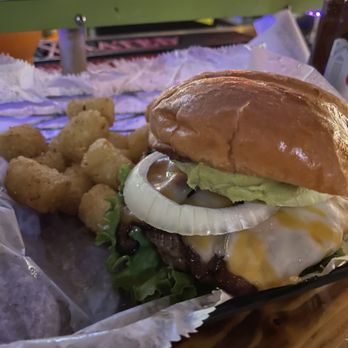 Beer and Loathing - Excellent burgers made by Nate - Dive Bars Near Me - Kimball, Nebraska