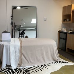 Facial table