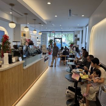 Trung Nguyen E Coffee - Interior at noon on Friday - Coffee & Tea Near Me - Houston, Texas Trung Nguyen E Coffee - Interior at noon on Friday - Coffee & Tea Near Me - Houston, Texas