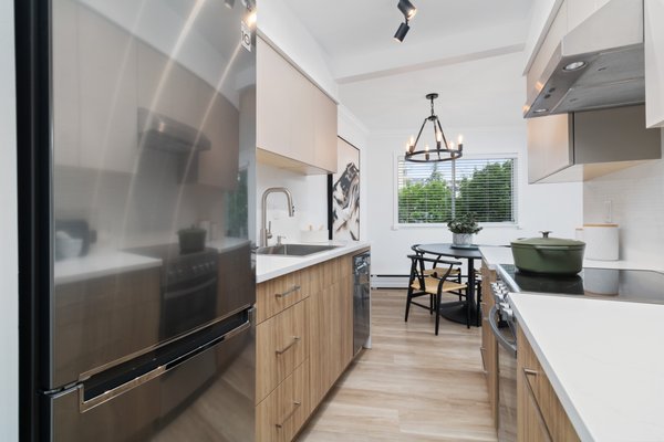 Kitchen Remodel - Free Estimate Available today! Home Renovation company in Vancouver, BC Canada. Interior Exterior home renovations, bathrooms, kitchens, basements, basement legal suit, deck, fence, exterior repair Amazing quality, reliable, and quick services. Honest, professional, reliable contractor. Call Me For More Detail: 604-376-3192