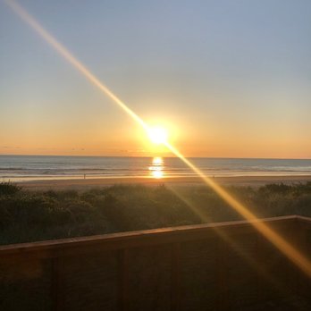 Littoral - Rockaway Beach at sunset - Cocktail Bars Near Me - Rockaway Beach, Oregon Littoral - Rockaway Beach at sunset - Cocktail Bars Near Me - Rockaway Beach, Oregon