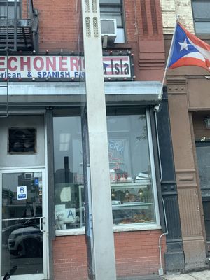 La Pequeña Lechonera inc by null