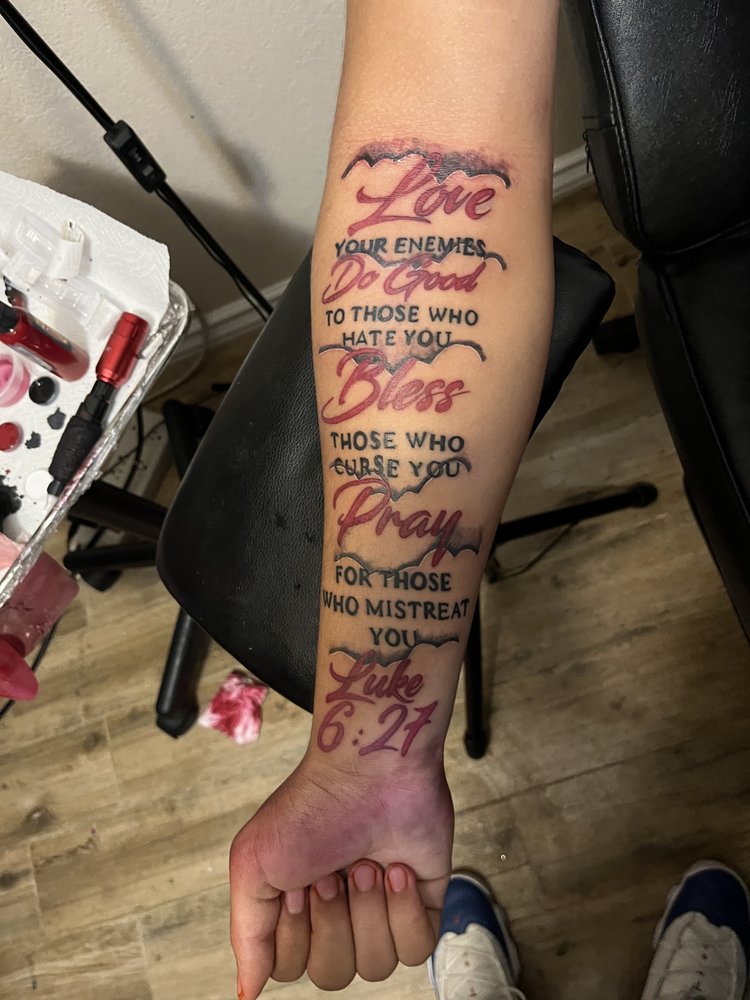 Realeyezink Photos