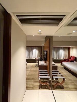 Hyatt Regency Hong Kong, Tsim Sha Tsui by null