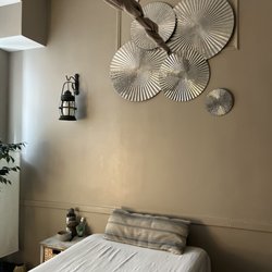 Thai Lotus Bodywork - Bottom of massage table