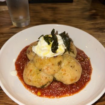 Sol House Tavern - Garlic Monkey Bread - Cocktail Bars Near Me - Middletown, Connecticut Sol House Tavern - Garlic Monkey Bread - Cocktail Bars Near Me - Middletown, Connecticut