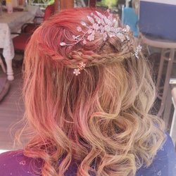 Alicia's Hair & Cosmetics - Highlights and wedding hair