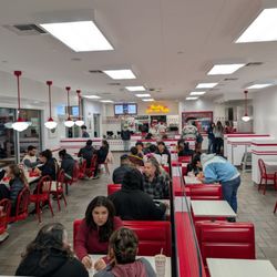 In-N-Out Burger - Interior