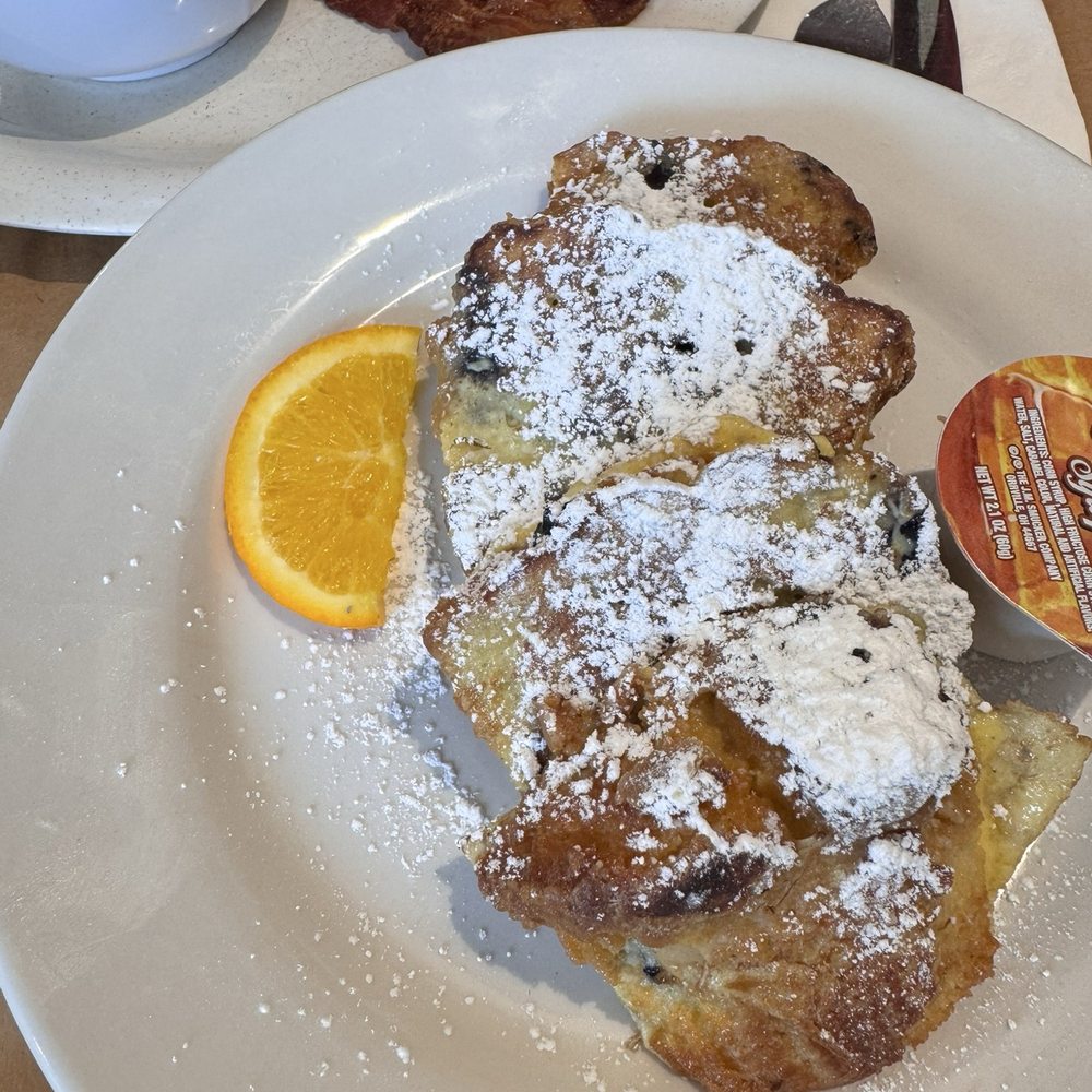 Cheeser's Palace Cafe - Blueberry muffin french toast - Breakfast & Brunch Near Me - Clermont, Florida Cheeser's Palace Cafe - Blueberry muffin french toast - Breakfast & Brunch Near Me - Clermont, Florida