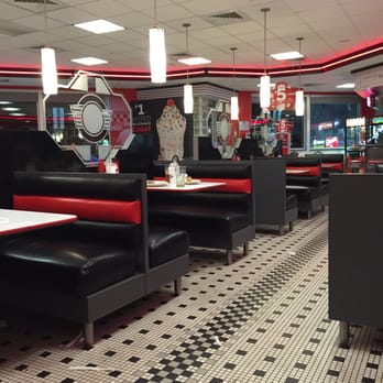 Steak ’n Shake - Inside aesthetics. - American Near Me - McHenry, Illinois