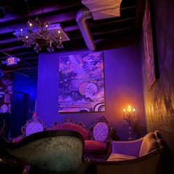 Velveteen Rabbit - Ambiance of the bar