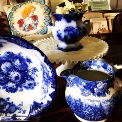 Glimmerglass Arts and Antiques - Flow blue specimens in a range of prices.