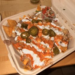 Super nachos w/ chicken